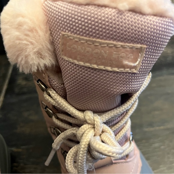 Girls’ London Fog snow/rain boots. - Picture 6 of 7